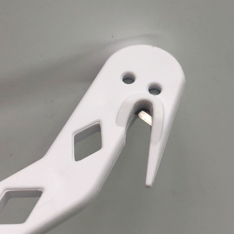 机器人吸尘器的白色长柄刮刀清洁工具刷